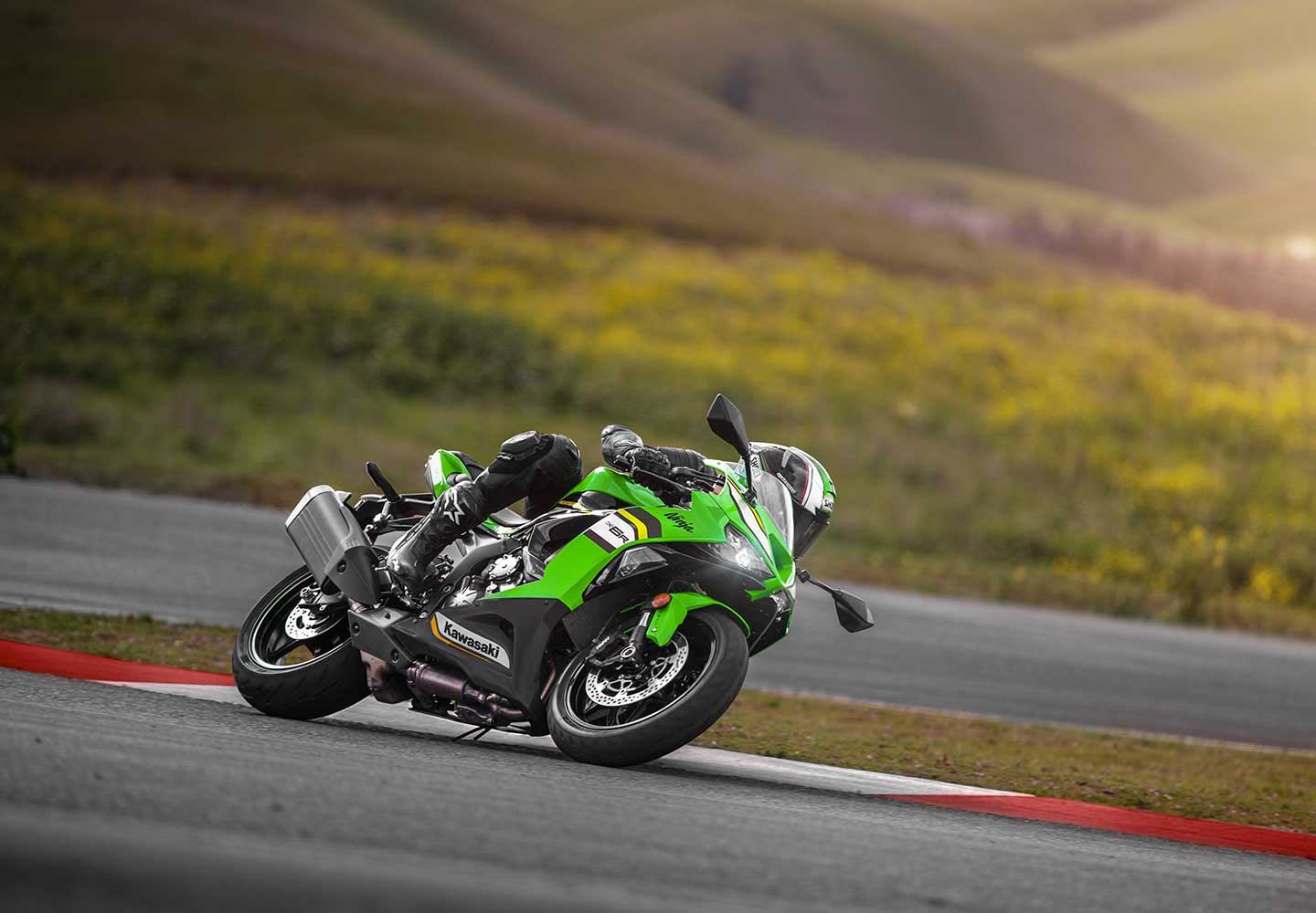 Kawasaki Ninja ZX-6R | Street or Track Supersport Motorcycle