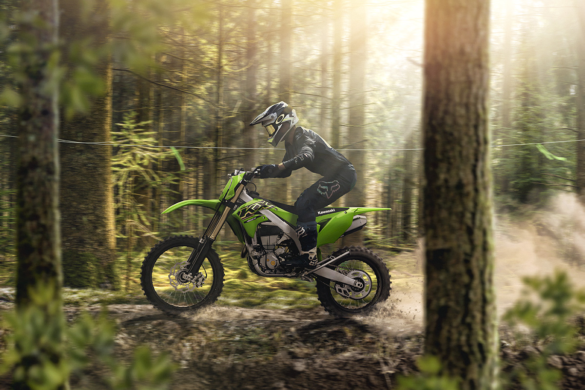 Kawasaki kx450f в лесу