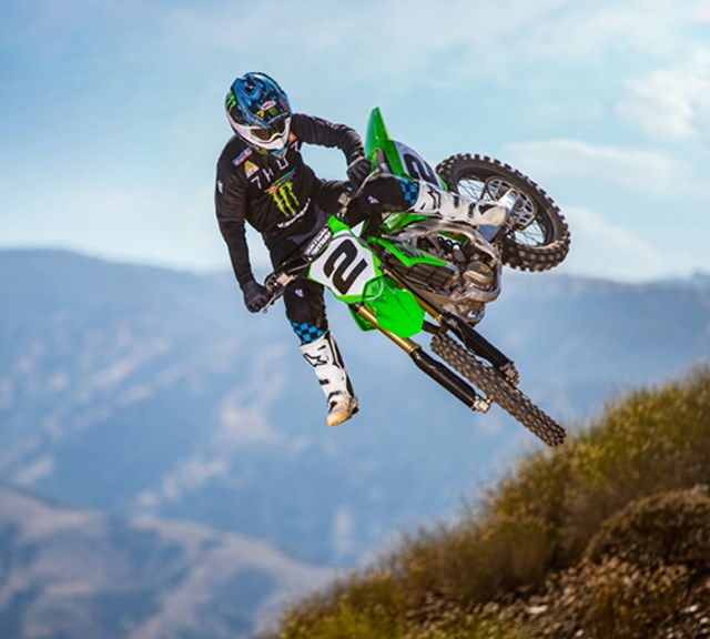Image of 2021 KX450 in action