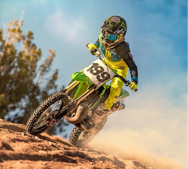 Image of 2021 KX85 in action