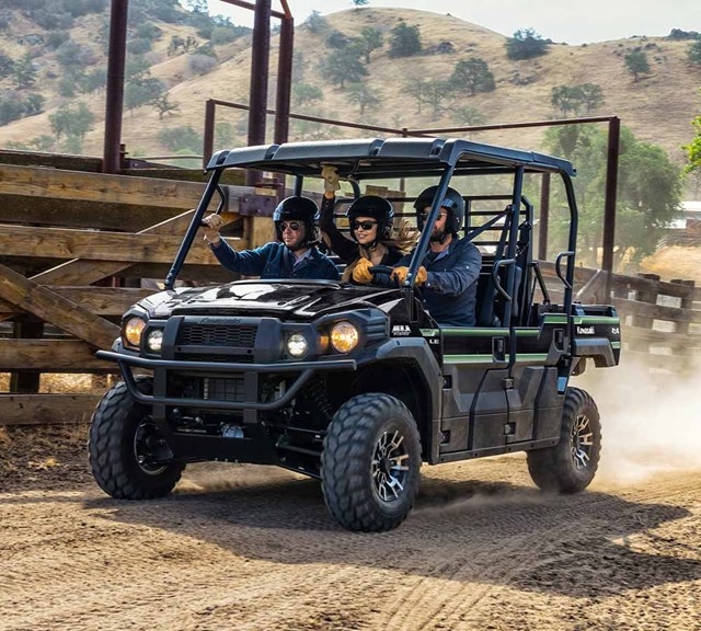 Image of 2021 MULE PRO-FXT EPS LE in action