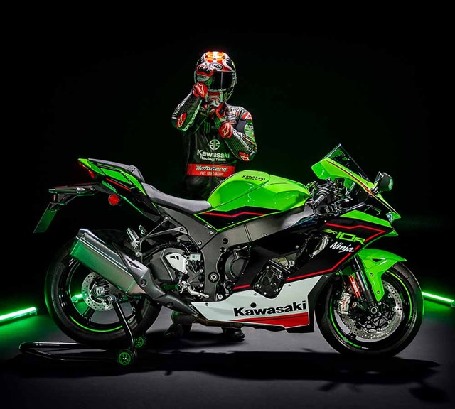 Image of 2021 NINJA ZX-10R KRT EDITION in action