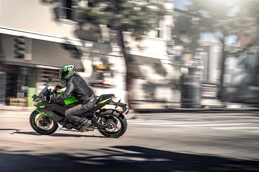 2022 NINJA 650 KRT EDITION Motorcycle | Canadian Kawasaki Motors Inc.
