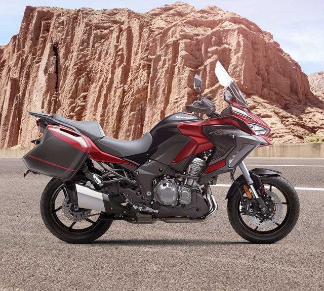 Image of 2023 VERSYS 1000 LT SE in action
