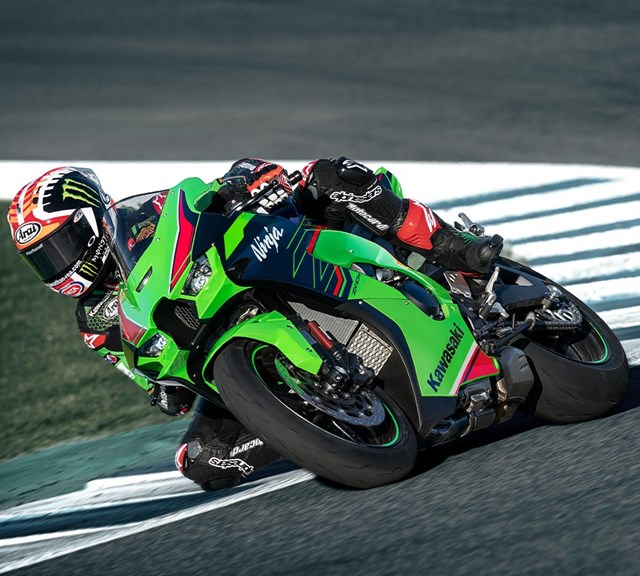 Image of 2023 NINJA ZX-10R KRT EDITION in action