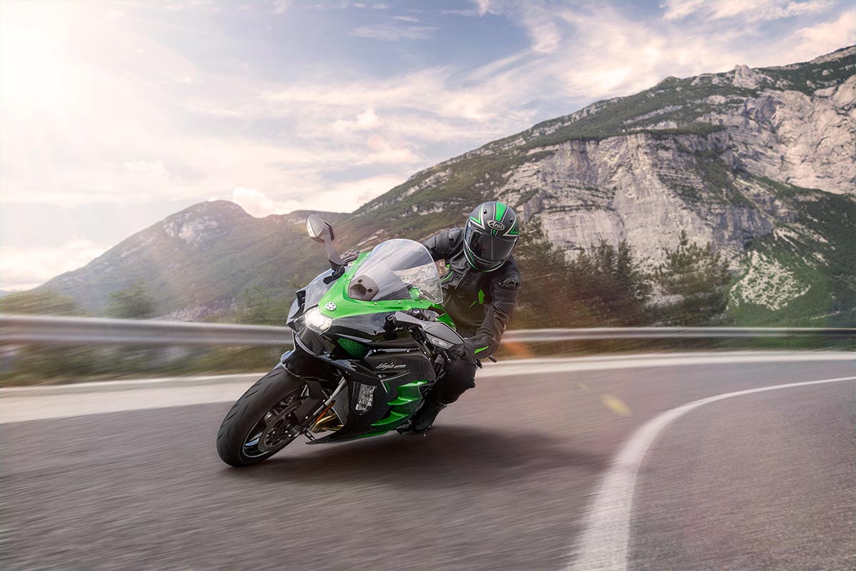2023 NINJA H2 SX SE Motorcycle | Canadian Kawasaki Motors Inc.