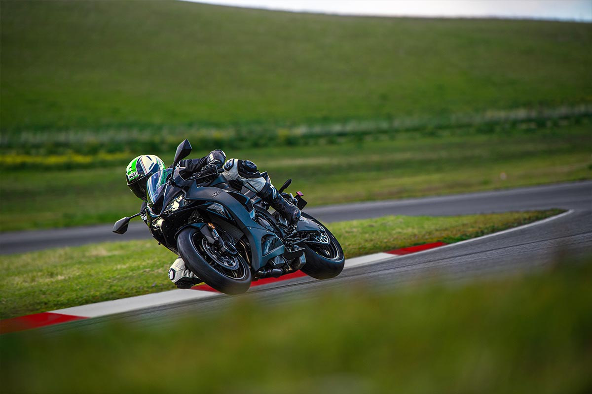 2024 NINJA ZX-6R Motorcycle | Canadian Kawasaki Motors Inc.