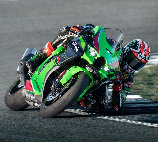 Image of 2024 NINJA ZX-10R KRT EDITION  in action