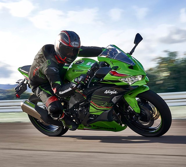 Kawasaki Ninja ZX-4R | Supersport Motorcycle | Game-changing 400cc In ...