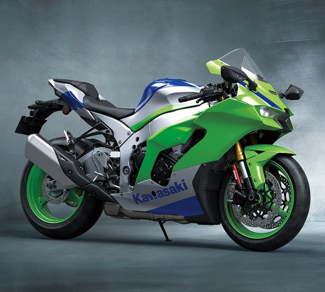 Image of 2024 NINJA ZX-10R 40th ANNIVERSARY EDITION in action