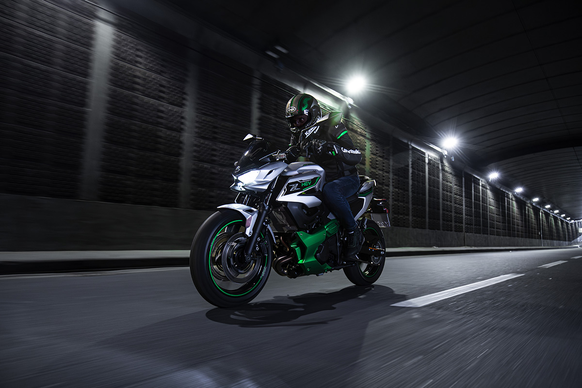 2024 Z7 HYBRID Motorcycle | Canadian Kawasaki Motors Inc.