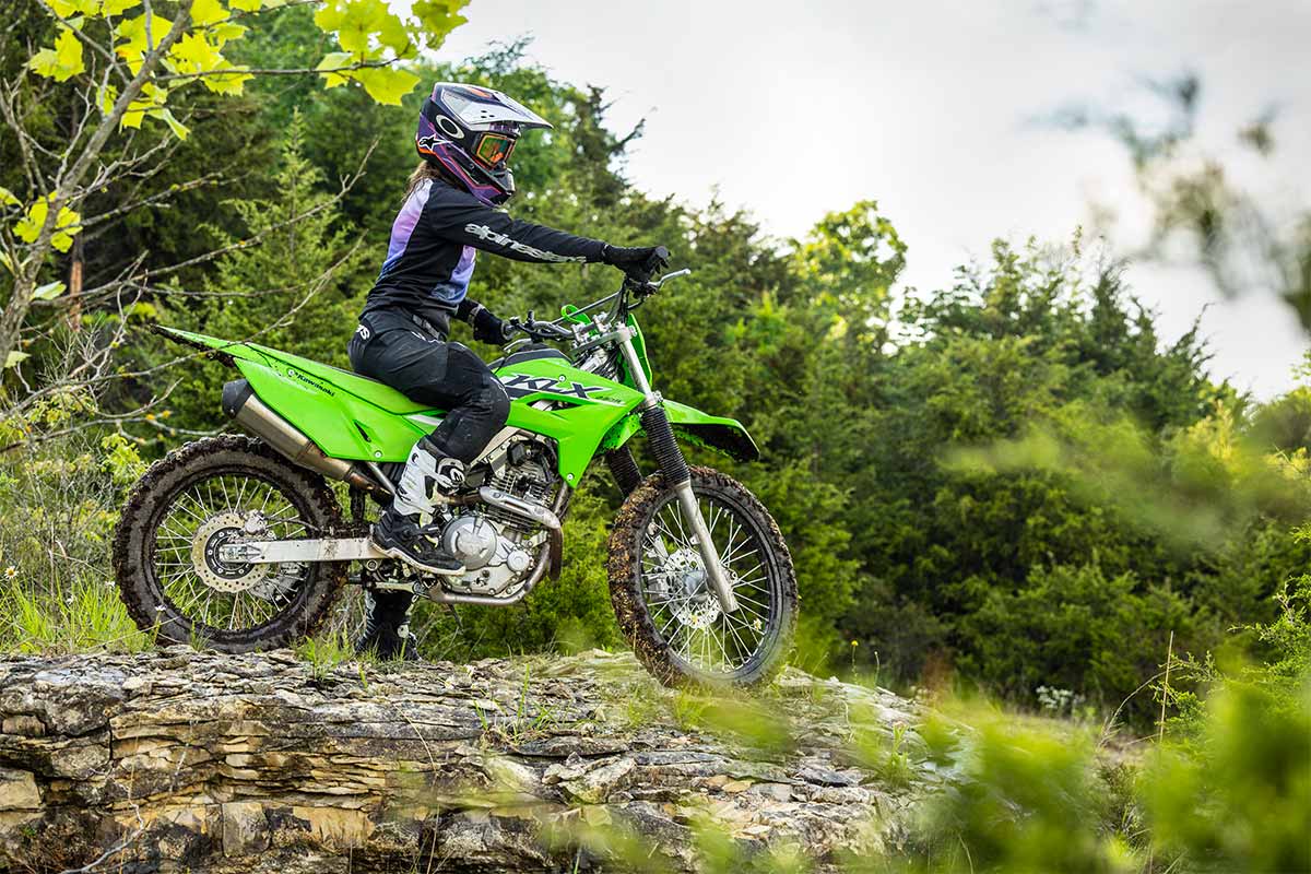 2025 KLX230R S Motorcycle | Canadian Kawasaki Motors Inc.