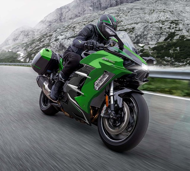 Image of 2025 NINJA H2 SX SE  in action