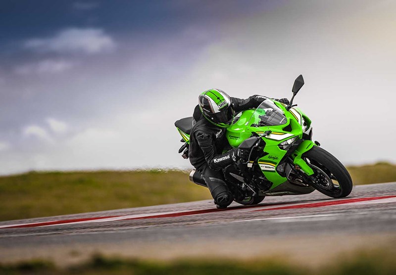 PERFORMANCE OPTIMISED FOR STREET-RIDING EXHILARATION