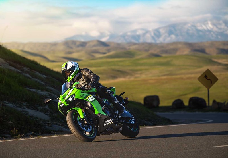 PERFORMANCE OPTIMISED FOR STREET-RIDING EXHILARATION