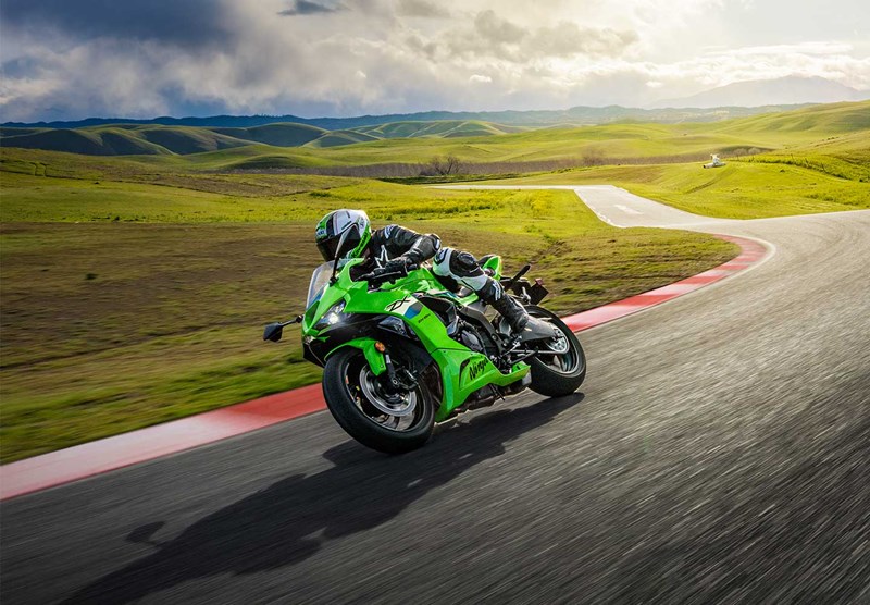 PERFORMANCE OPTIMISED FOR STREET-RIDING EXHILARATION