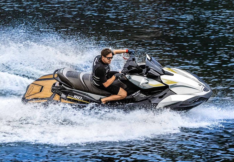 FLAGSHIP EQUIPMENT: LX FEATURES