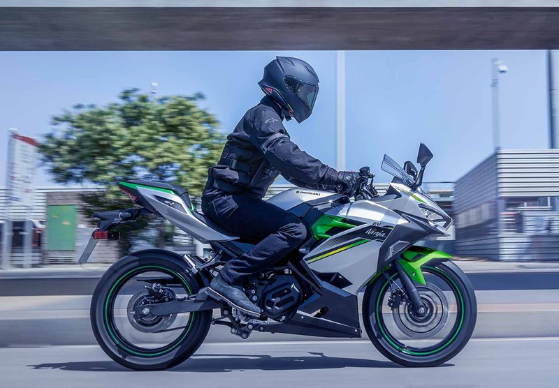 DUAL REMOVABLE BATTERIES