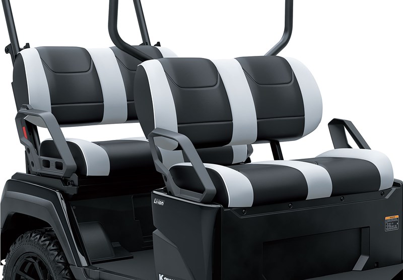 INTERIOR: PREMIUM COMFORT FOR THE WHOLE FAMILY