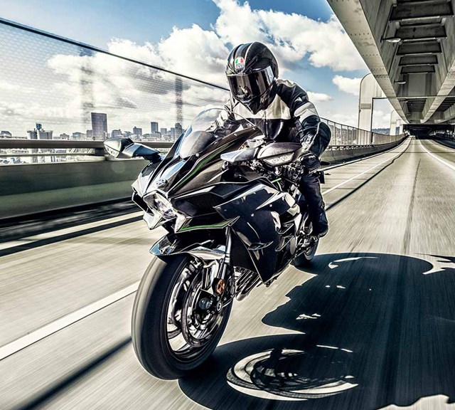 Image of 2022 NINJA H2 in action