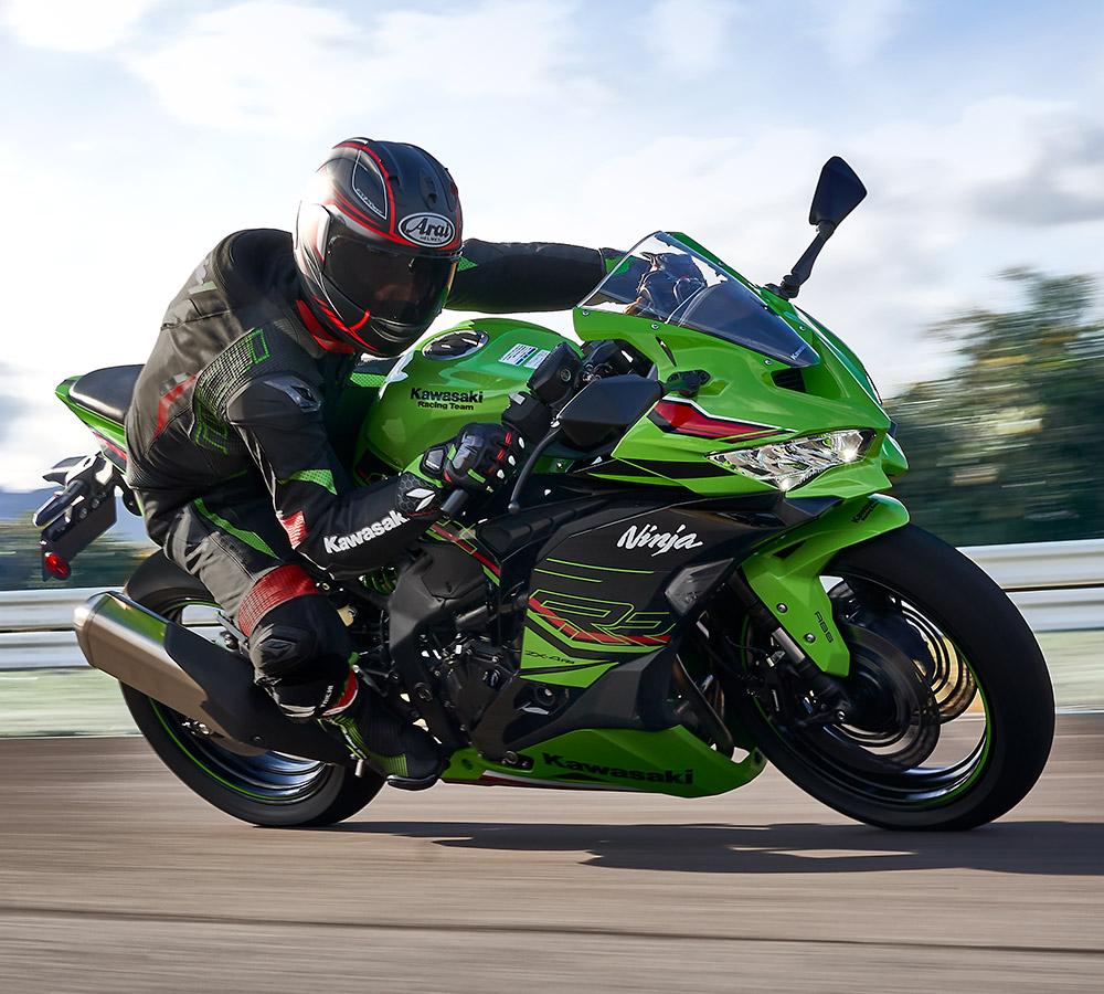 Kawasaki Ninja ZX-4R | Supersport Motorcycle | Game-changing 400cc 