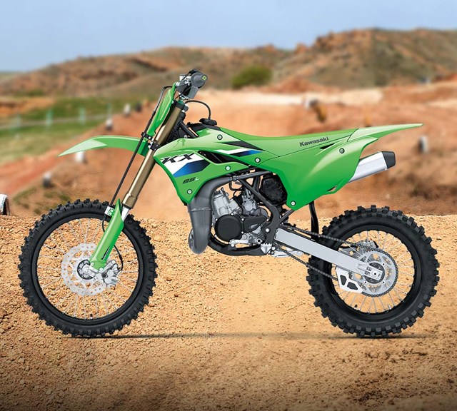 Image of 2027 KX85 L in action