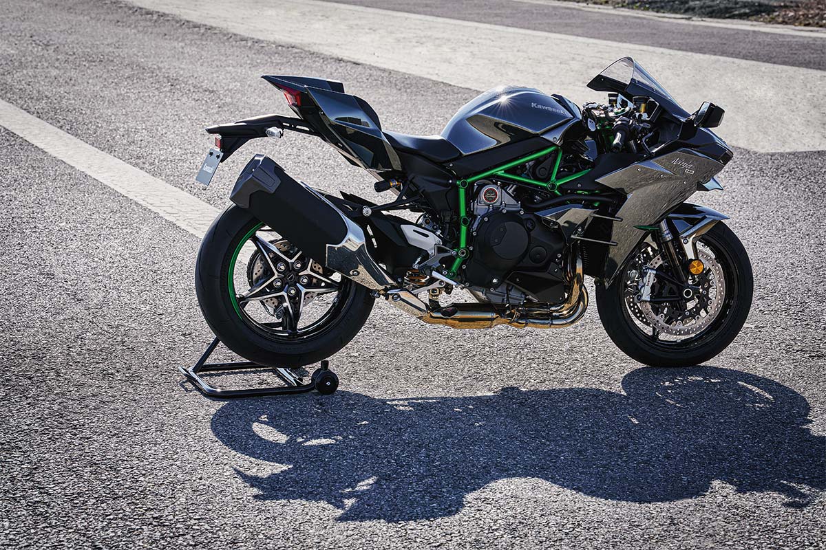 2027 NINJA H2 CARBON