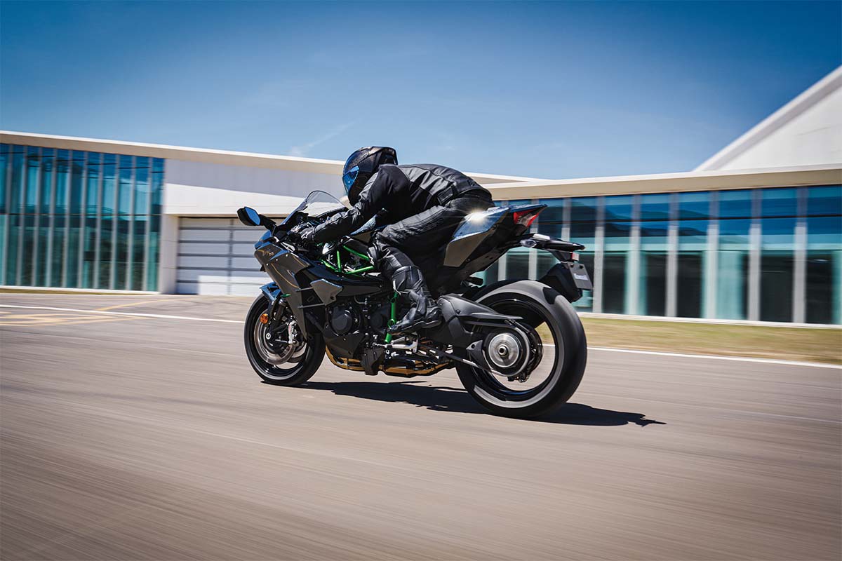 2027 NINJA H2 CARBON