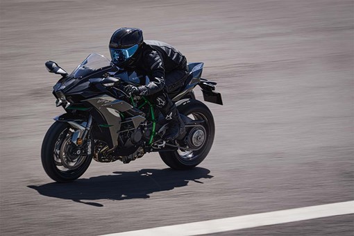 2027 NINJA H2 CARBON