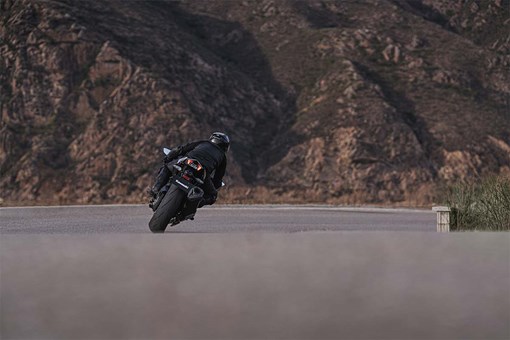 2027 NINJA H2 CARBON