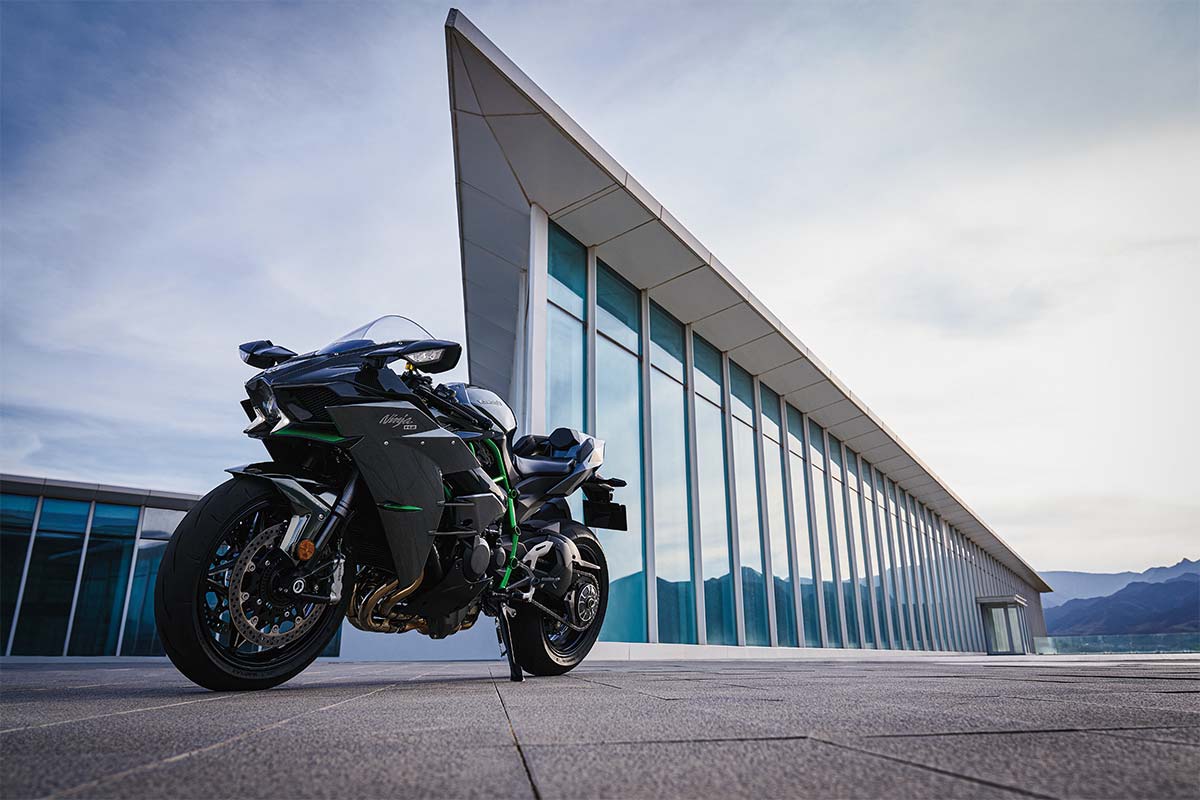 2027 NINJA H2 CARBON