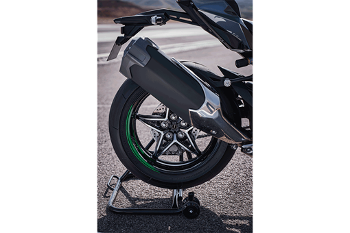 2027 NINJA H2 CARBON