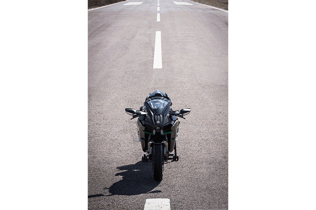 2027 NINJA H2 CARBON
