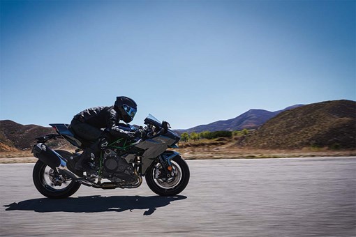 2027 NINJA H2 CARBON