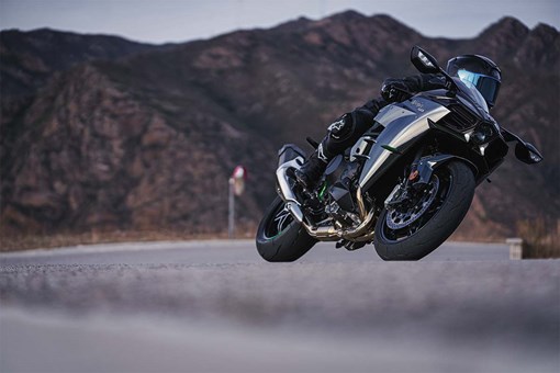 2027 NINJA H2 CARBON