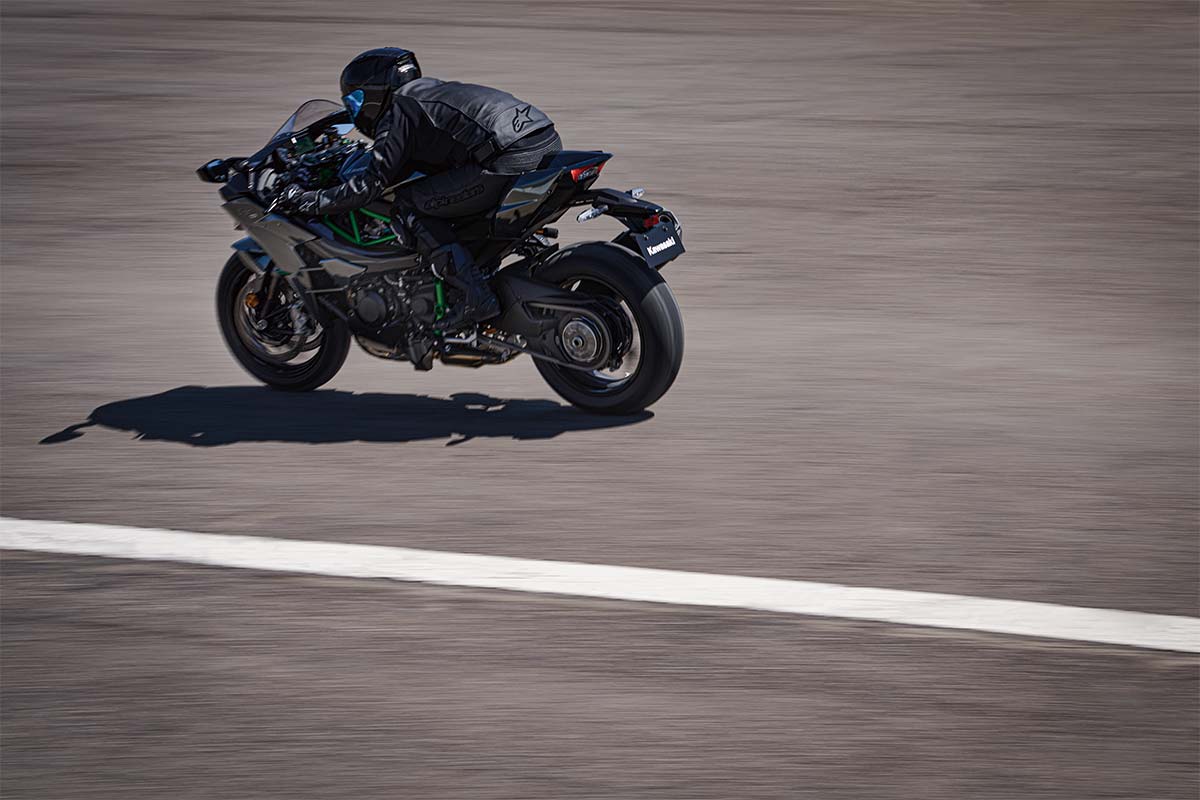 2027 NINJA H2 CARBON