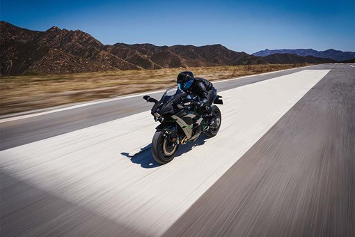 2027 NINJA H2 CARBON