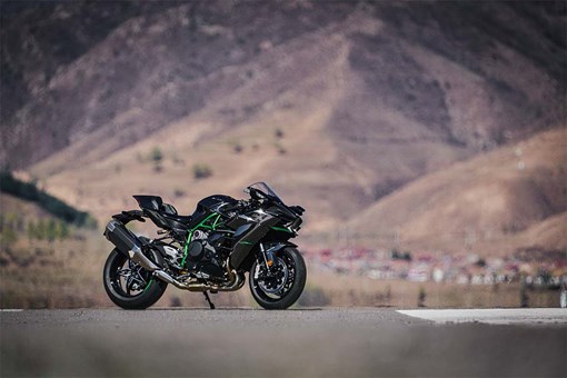 2027 NINJA H2 CARBON