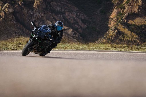2027 NINJA H2 CARBON
