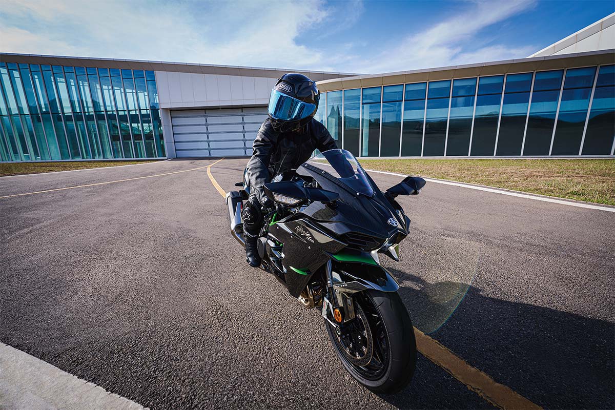 2027 NINJA H2 CARBON