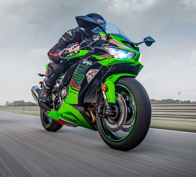 Image of 2023 NINJA ZX-6R KRT EDITION in action