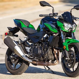 The 2020 Z400 is awarded "2020 Best Lightweight Streetbike" from Cycle World