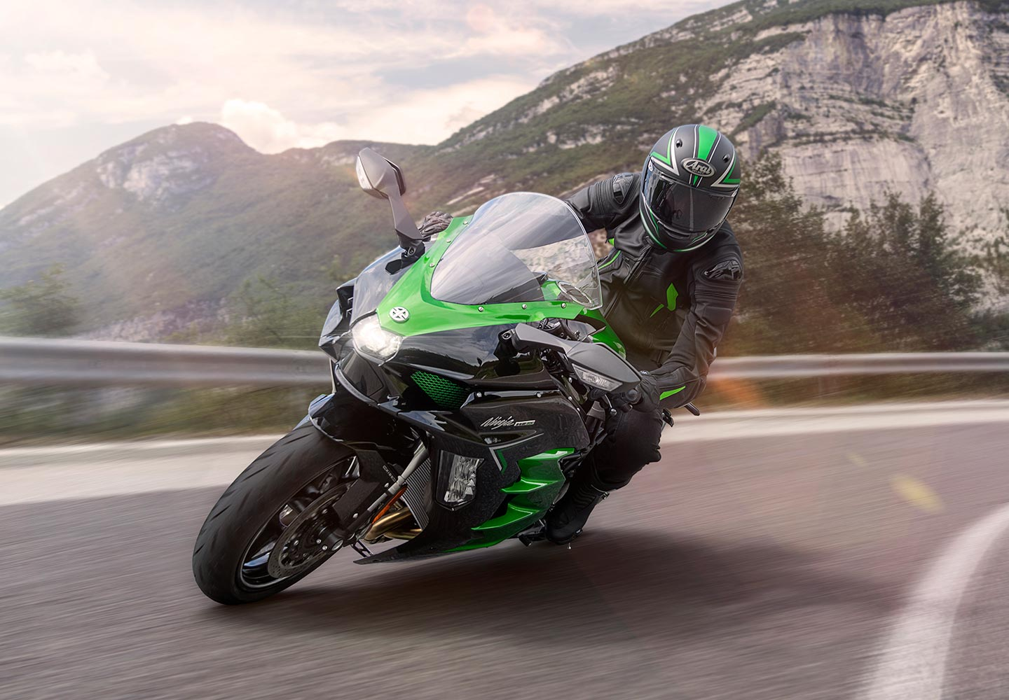 kawasaki ninja h2 helmet