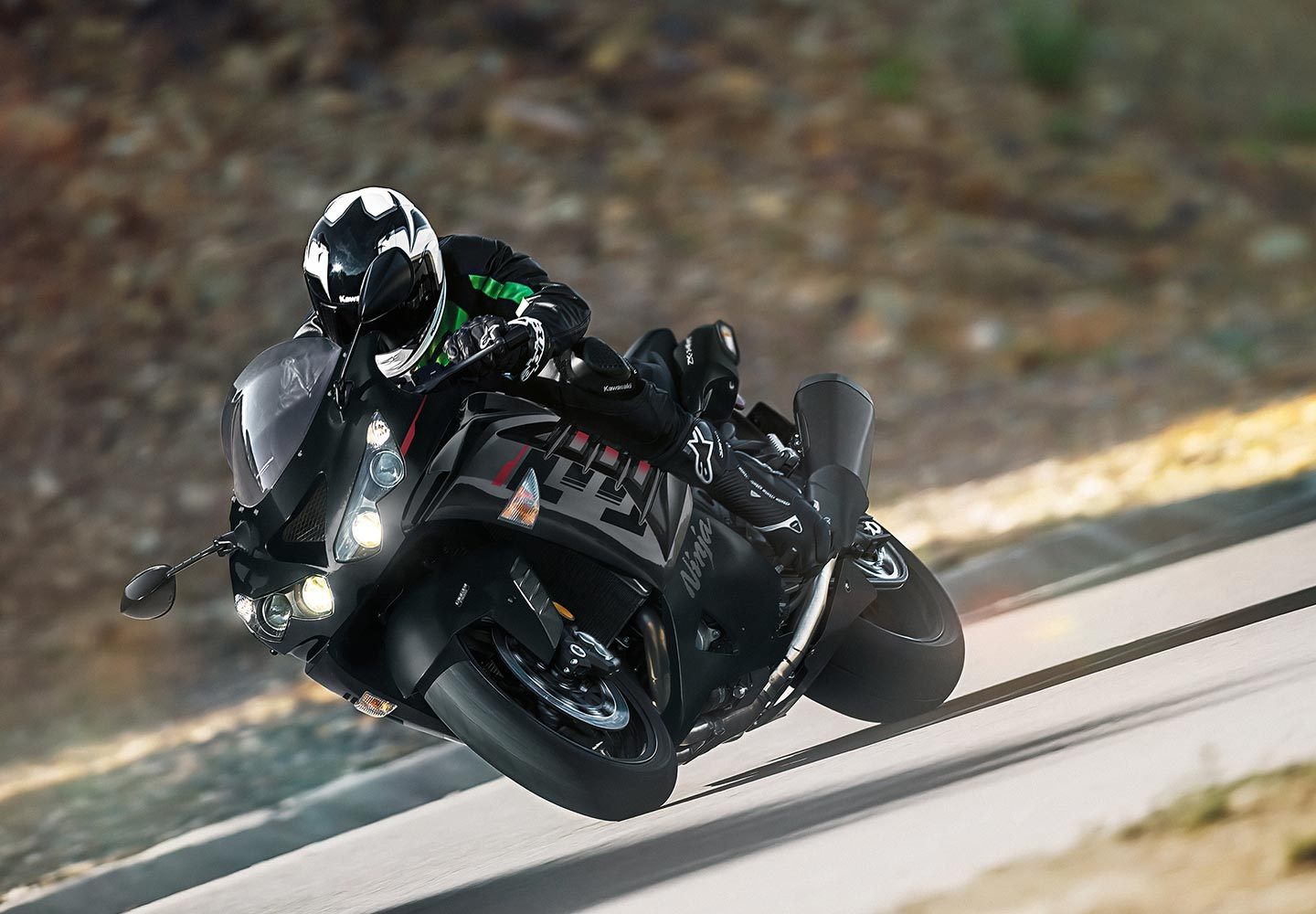 Kawasaki Ninja® ZX™-14R ABS | Supersport Motorcycle | Refined Power