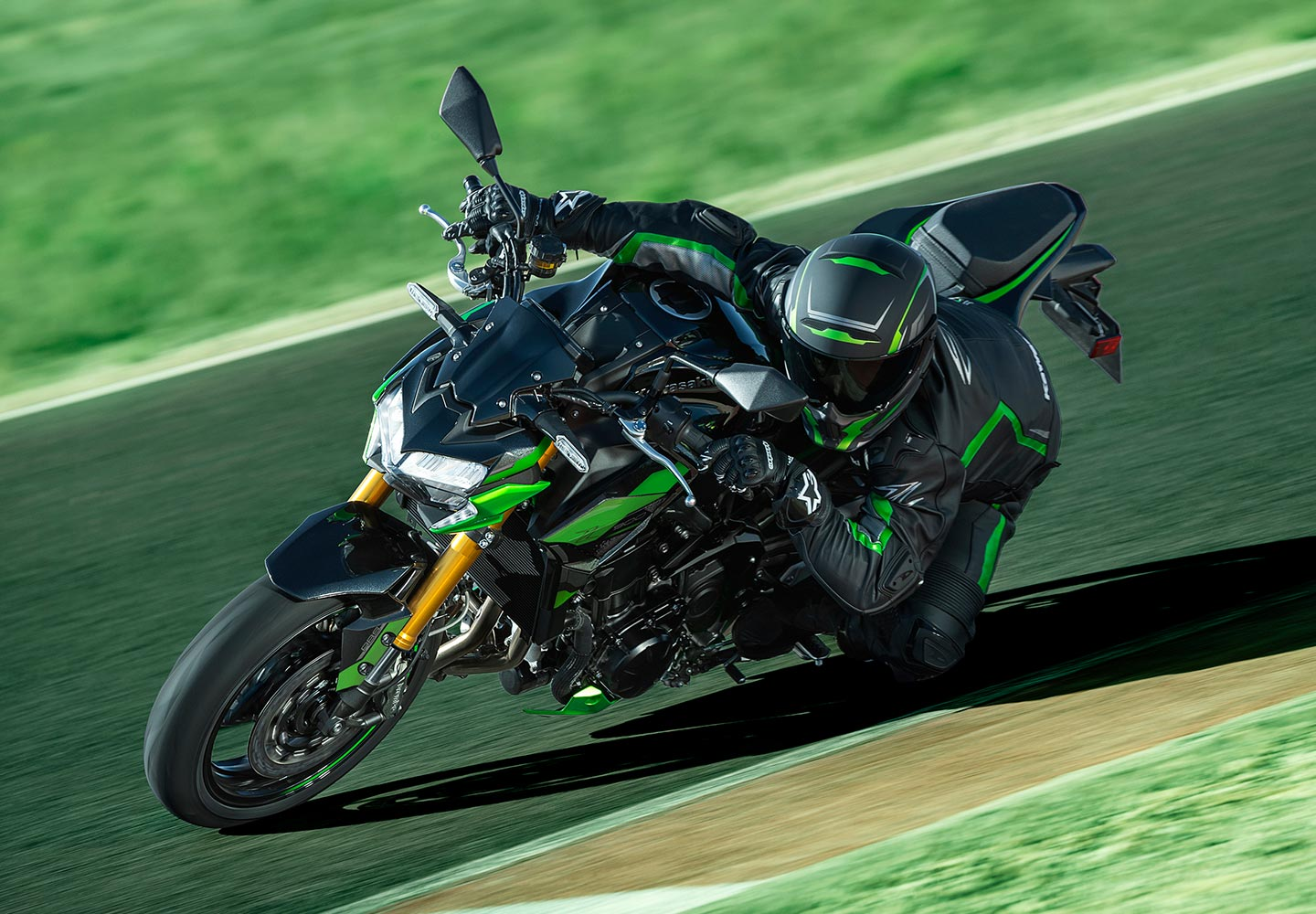 Kawasaki Z900 ABS | Naked Motorcycle | Superb Power & Handling