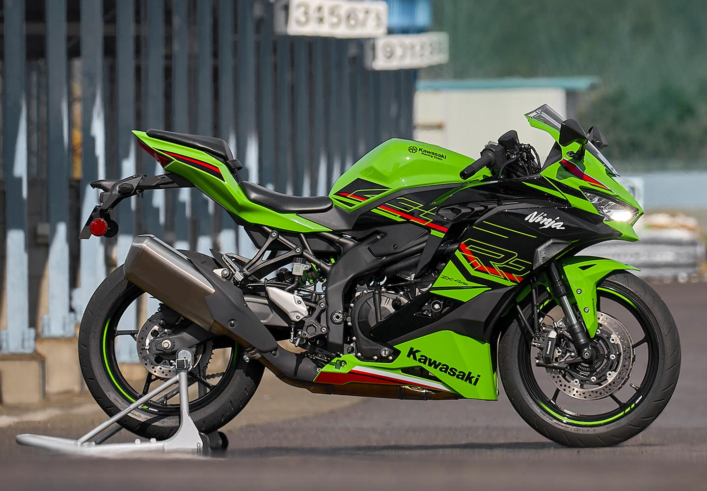 Kawasaki Ninja® ZX™-4RR | Motorcycle | Race-Ready Performance