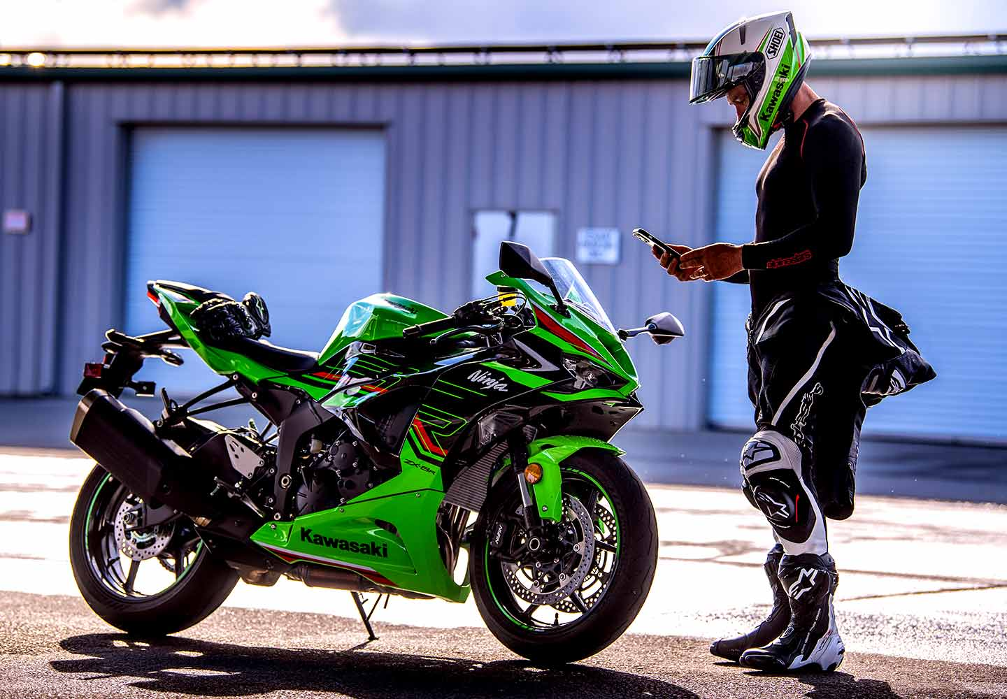 Kawasaki Ninja® ZX™-6R | Motorcycle | Sporty & Versatile