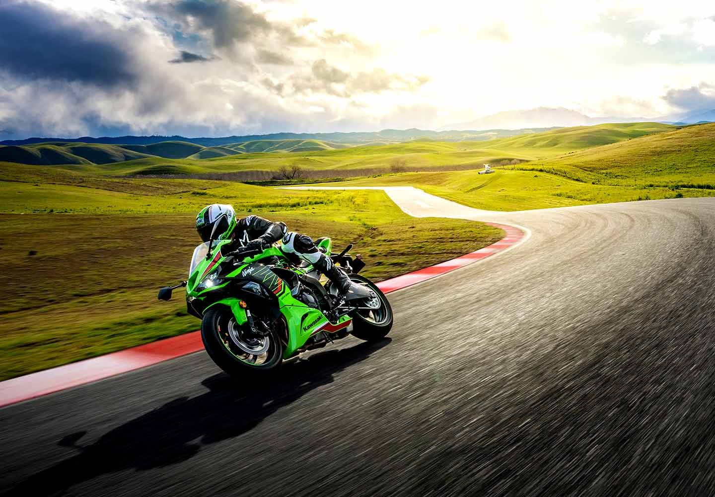 Kawasaki Ninja® ZX™-6R | Motorcycle | Sporty & Versatile