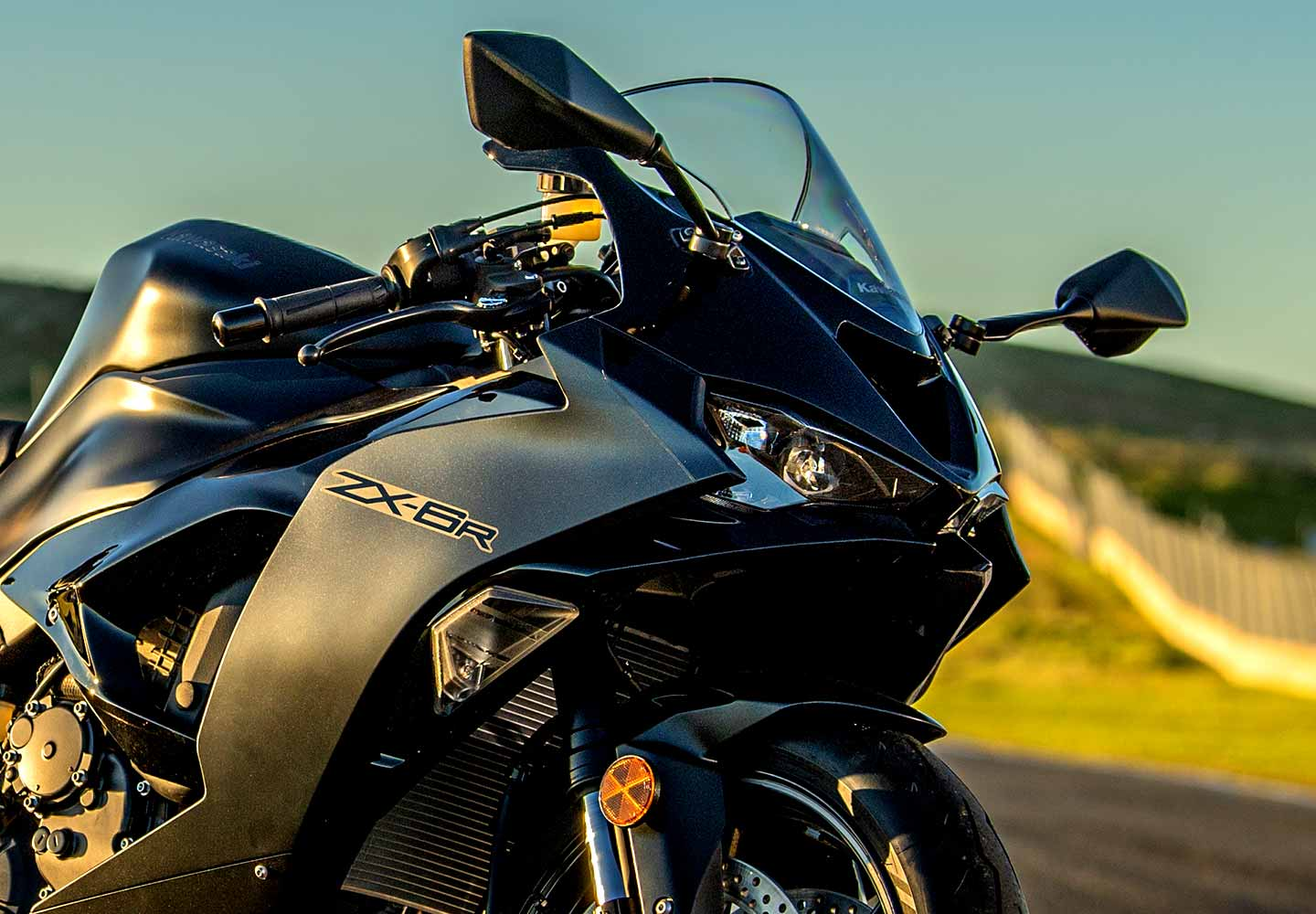 Kawasaki Ninja® ZX™-6R | Motorcycle | Sporty & Versatile