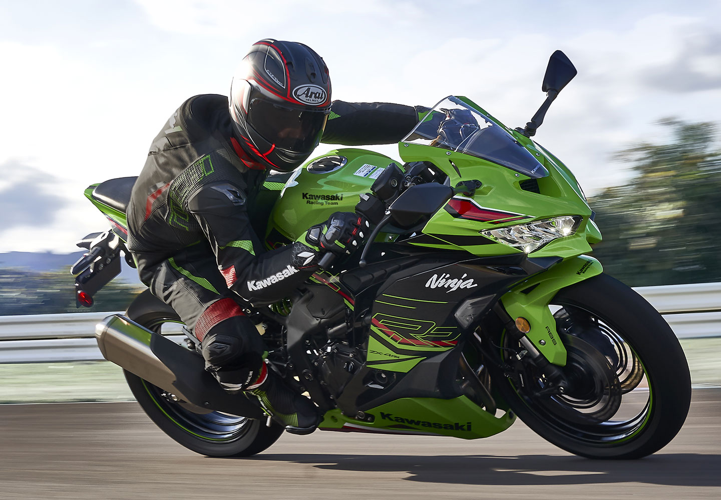 Kawasaki Ninja® ZX™-4R ABS | Motorcycle | Race-Ready Performance